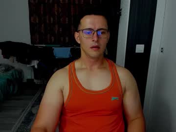 Sexxymuscles4u Chaturbate stream image from August 26, 2025