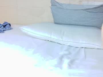 Sneakyy_Fantasy Chaturbate stream image from August 26, 2025