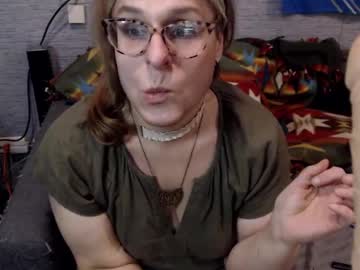Jennyneeds Chaturbate stream image from August 26, 2025