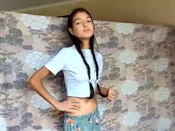 Opalwinnen Chaturbate stream image from August 26, 2025