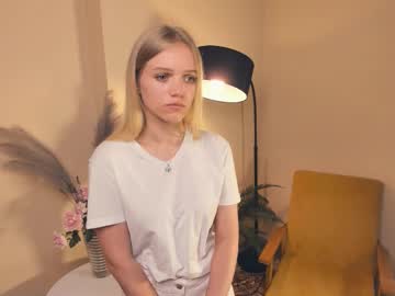 Kizzy_Crazy Chaturbate stream image from August 26, 2025