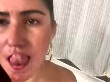 Elychupachups Chaturbate stream image from August 26, 2025