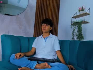 Naughty_Twinss Chaturbate stream image from August 26, 2025