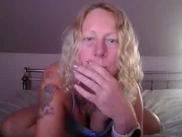 Funswingercouple Chaturbate stream image from August 26, 2025