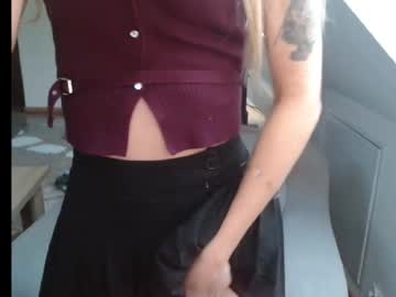 Goldiehanny Chaturbate stream image from August 26, 2025