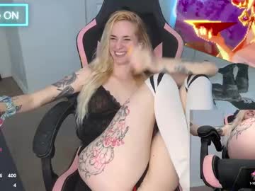Emiliamoonxxx Chaturbate stream image from August 26, 2025