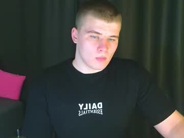Kittenmur Chaturbate stream image from August 26, 2025