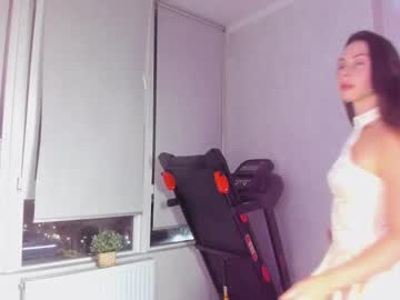 Taraeastern Chaturbate stream image from August 26, 2025