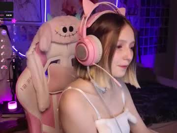 Evie_Rosen Chaturbate stream image from August 26, 2025