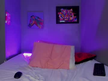 Saramillers5 Chaturbate stream image from August 26, 2025