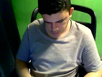 Hatzel5 Chaturbate stream image from August 26, 2025