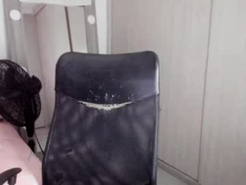 Valentinaplays Chaturbate stream image from August 26, 2025