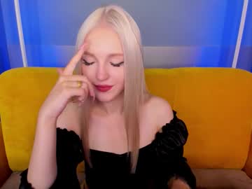 Alicemonro Chaturbate stream image from August 27, 2025