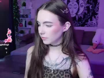 Naugghtynikki Chaturbate stream image from August 27, 2025