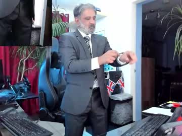 Topbossuk Chaturbate stream image from August 27, 2025