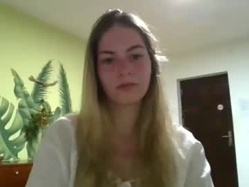 Rosie_June Chaturbate stream image from August 27, 2025