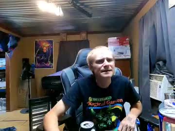 Greenlungs8195 Chaturbate stream image from August 27, 2025