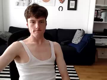 Mindly Chaturbate stream image from August 27, 2025