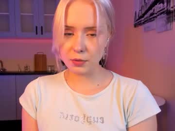 Dolly_Blush Chaturbate stream image from August 27, 2025