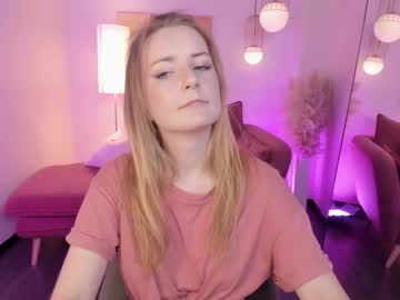 Meggysun Chaturbate stream image from August 27, 2025