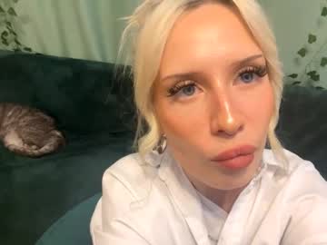 Maribelchauhdrey stream image from August 27, 2025