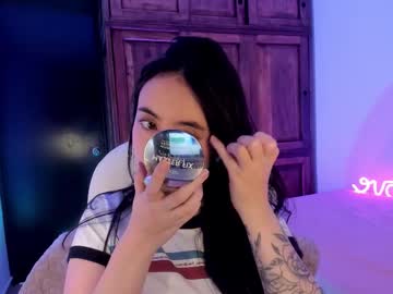 Alicee_2 Chaturbate stream image from August 27, 2025