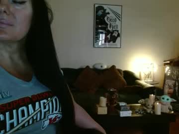 Mandaloriangirlsfight Chaturbate stream image from August 27, 2025