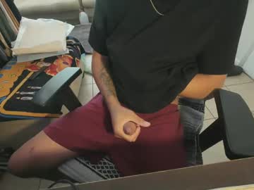 Fuxingfreak Chaturbate stream image from August 27, 2025