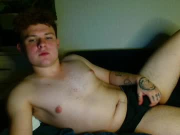 Yulius_Hasenberg Chaturbate stream image from August 27, 2025