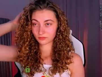 Lady_Curls Chaturbate stream image from August 27, 2025