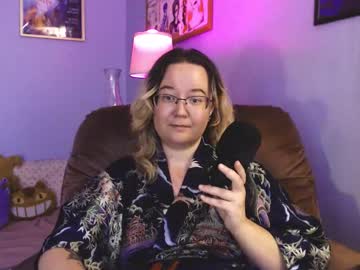 Love_You_Julia Chaturbate stream image from August 27, 2025