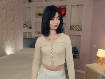 Queendutter Chaturbate stream image from August 27, 2025