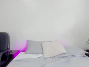 Estefanymoon Chaturbate stream image from August 27, 2025