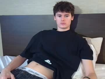 Sensualalien Chaturbate stream image from August 27, 2025
