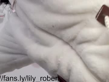 Lily_Robertss_ Chaturbate stream image from August 27, 2025