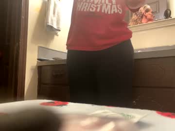 Heidikinz Chaturbate stream image from August 28, 2025