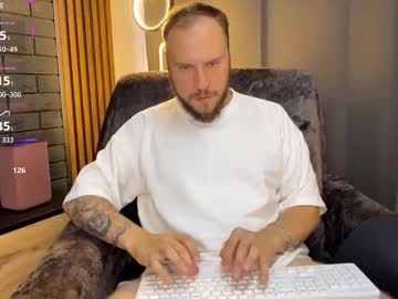 Hot_Miracle Chaturbate stream image from August 28, 2025