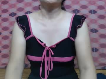 Urasiandreamgirl08 Chaturbate stream image from August 28, 2025