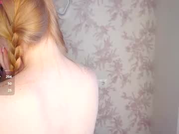 Gwenbudlong Chaturbate stream image from August 28, 2025