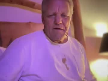 Crazycam122 Chaturbate stream image from August 28, 2025
