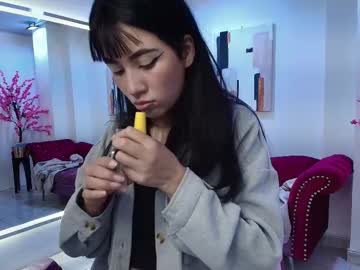Leia_Queens Chaturbate stream image from August 28, 2025