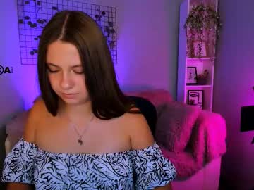 Leila_Pur Chaturbate stream image from August 28, 2025