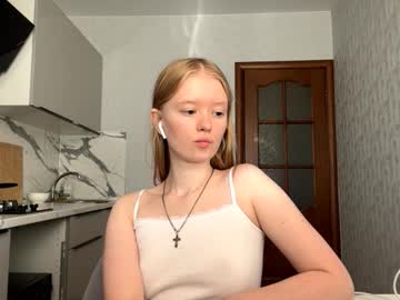 Valliefarris Chaturbate stream image from August 28, 2025