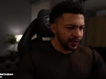 Loganmartinx Chaturbate stream image from August 28, 2025