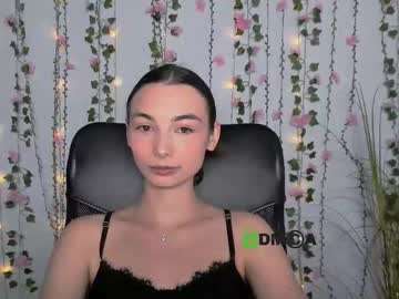 Kimi_Glow Chaturbate stream image from August 28, 2025