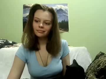 Kira_Meow_K stream image from August 28, 2025
