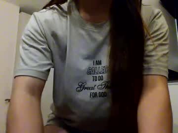 Trishia00 Chaturbate stream image from August 28, 2025