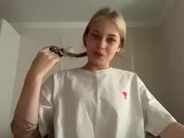 Pollybrookfield Chaturbate stream image from August 28, 2025