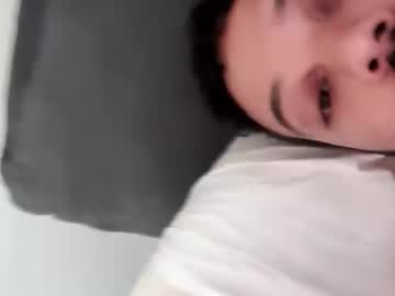 Qhuvkkyreyxh Chaturbate stream image from August 28, 2025