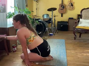 Thicc_Freakness Chaturbate stream image from August 28, 2025